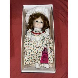 Vintage Victoria Ashlea Originals Porcelain Musical Collector Doll w/ Shoes Hat